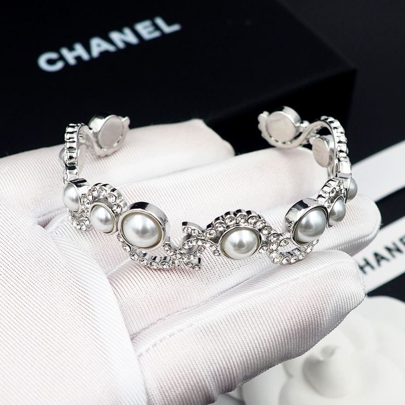 Ch**el bracelets